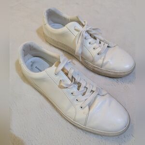 Vanana Republic - White Shoes Size 11